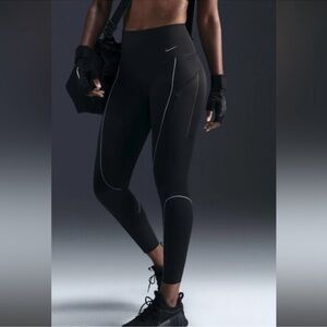 Nike Women's Black High-Waisted Leggings